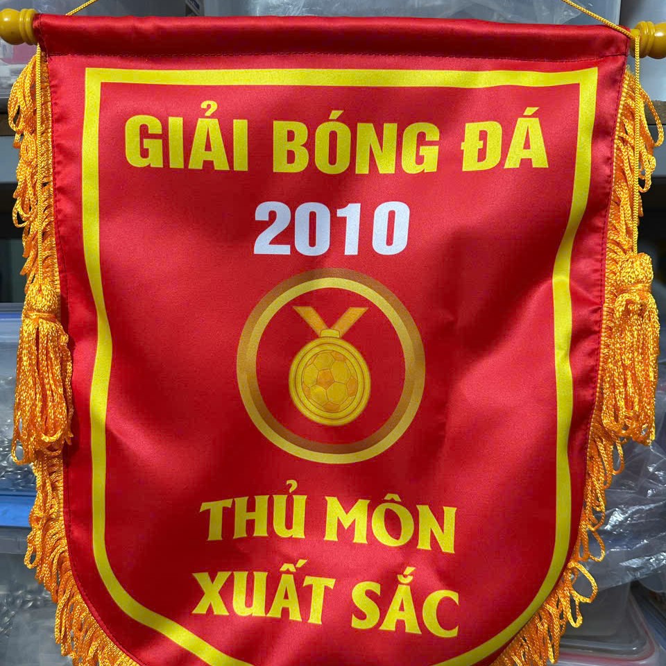 co-luu-niem-bong-da-30-40