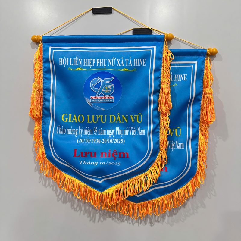 co-luu-niem-giao-luu-dan-vu-2