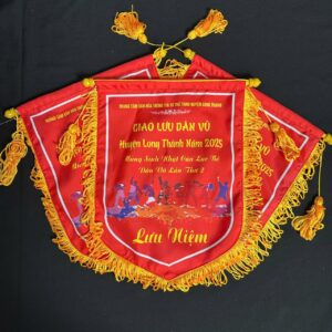 Cờ lưu niệm sự kiện giao lưu dân vũ