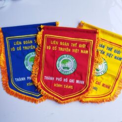 Làm cờ thêu theo yêu cầu