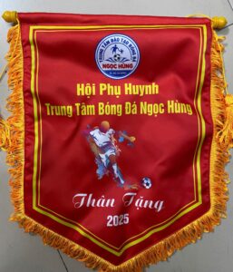 Cờ lưu niệm bóng đá thiết kế theo yêu cầu