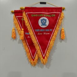 Cờ lưu niệm tam giác thiết kế nội dung theo yêu cầu