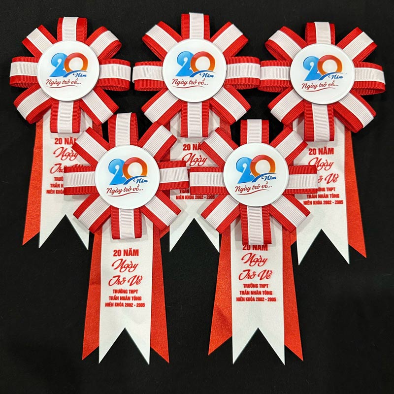 Hoa cài sự kiện