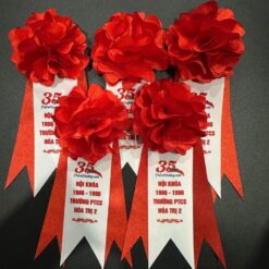 Hoa cài sự kiện in theo yêu cầu