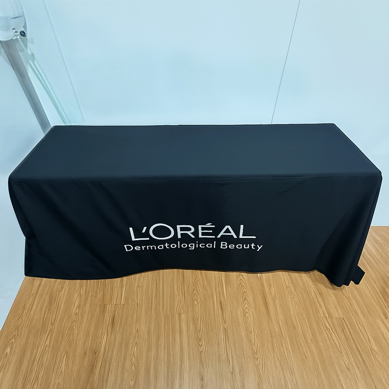 Khăn trải bàn thêu logo theo yêu cầu