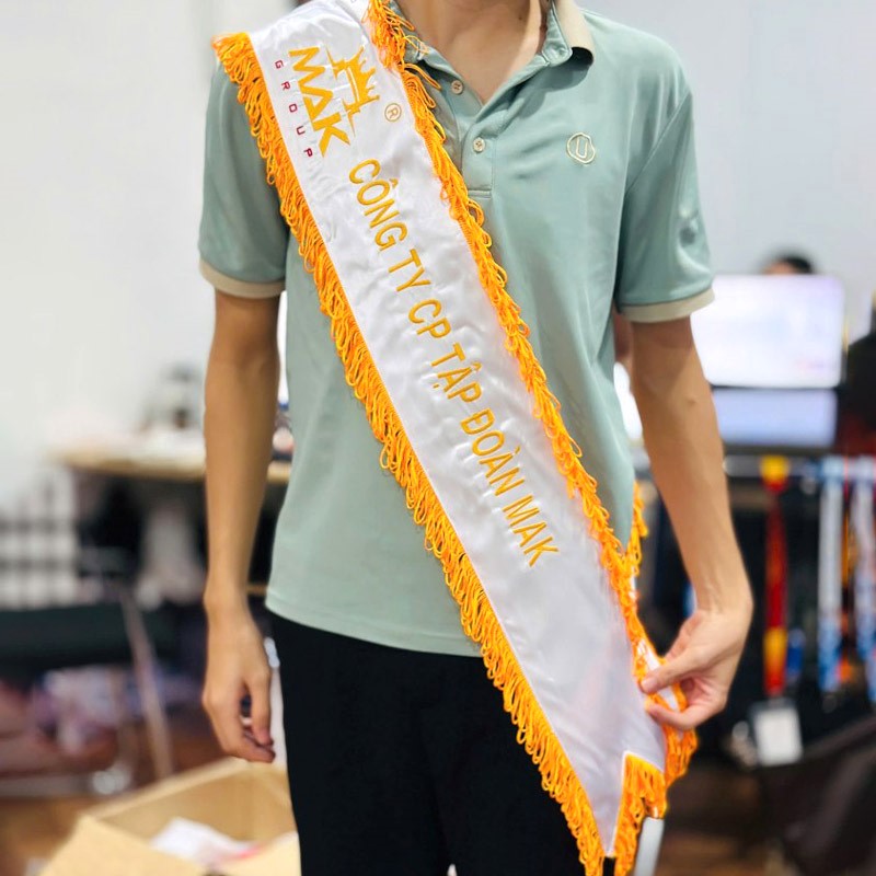 Băng đeo chéo thêu nội dung theo yêu cầu