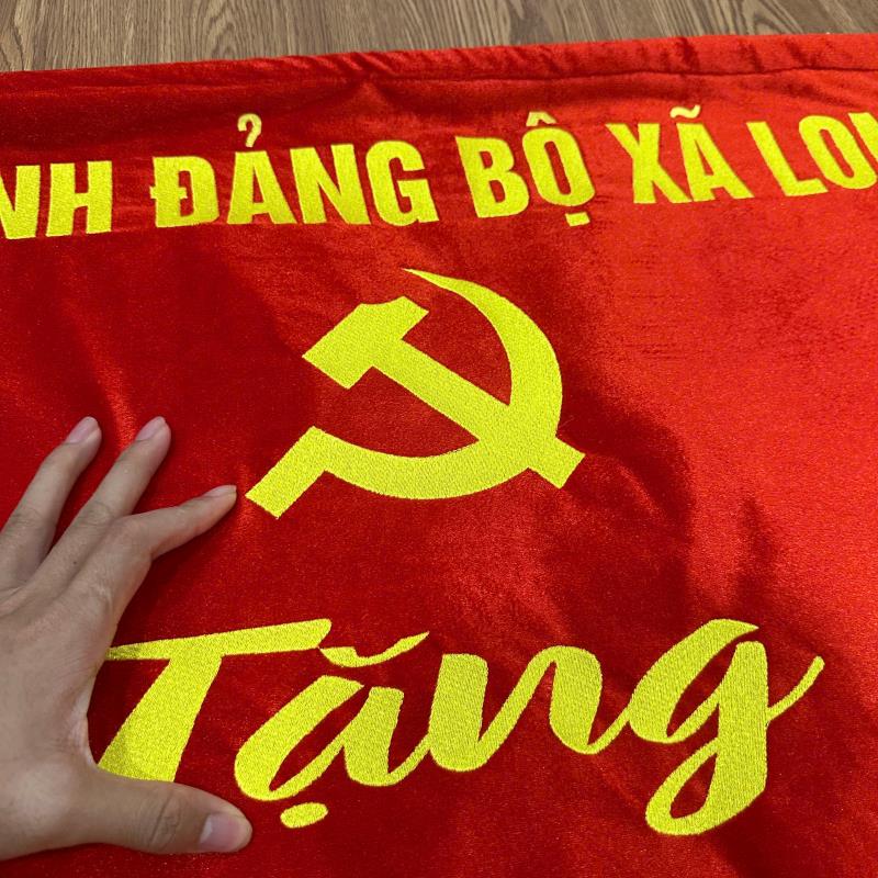 Bức trướng thêu