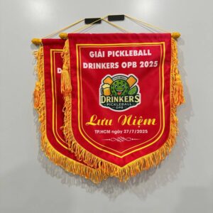 Cờ lưu niệm giải pickleball trao giải
