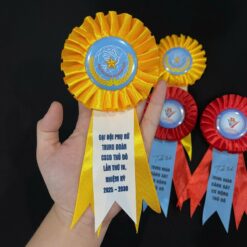 Hoa cài áo đại hội phụ nữ