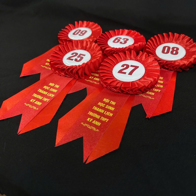 Hoa cài áo số báo danh dành cho cuộc thi