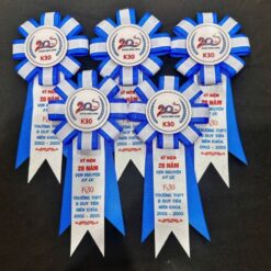 Hoa cài áo sự kiện