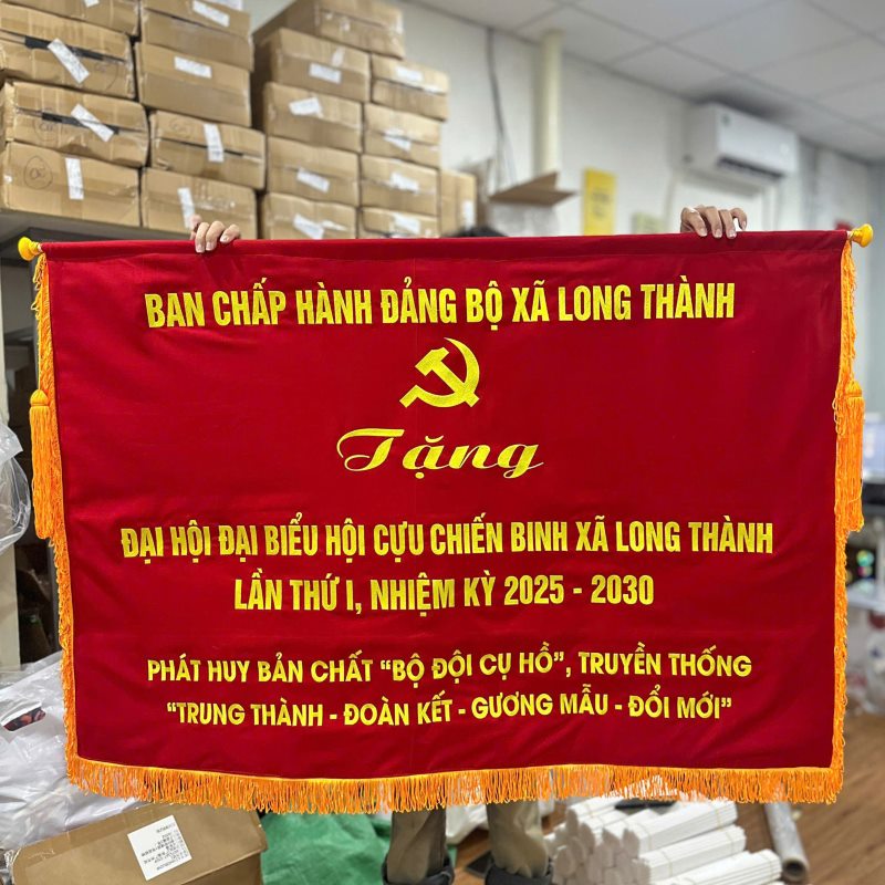 Xưởng thêu bức trướng cỡ lớn