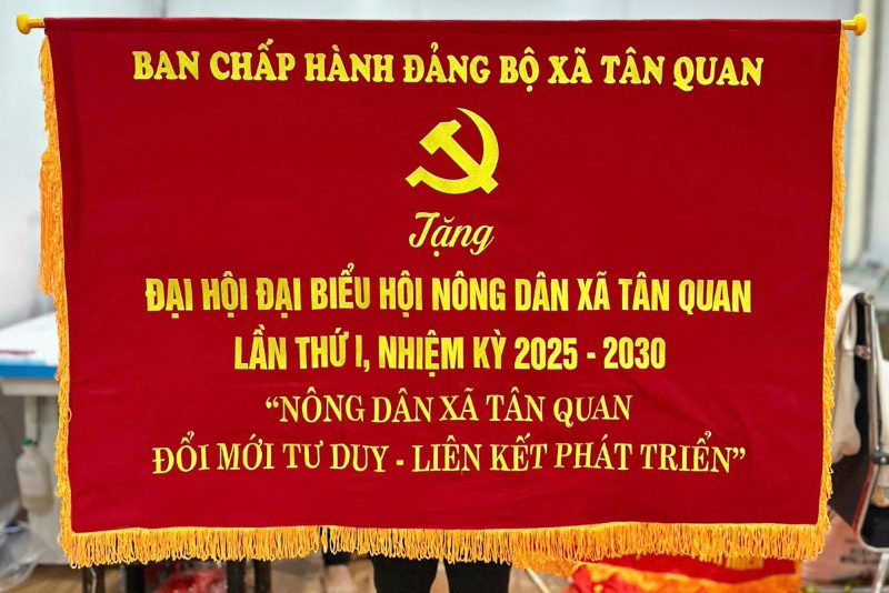 Xưởng thêu bức trướng tại thành phố Hồ Chí Minh