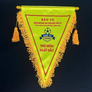 Cờ lưu niệm giải giao hữu bóng đá hình tam giác