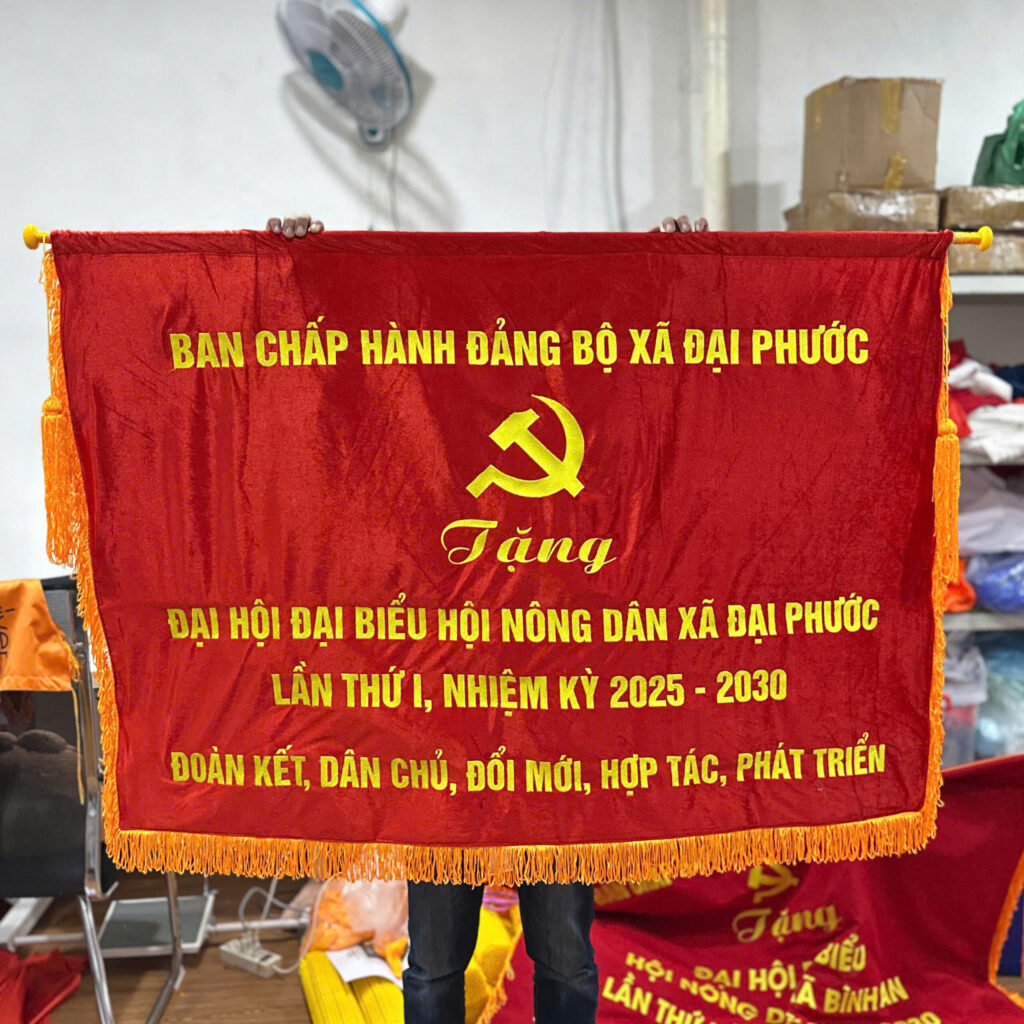 xuongco.com nơi sản xuất và cung cấp cờ thêu chất lượng và uy tín tại Thành phố Hồ Chí Minh
