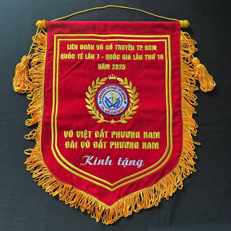 co-theu-tang-lien-doan Cờ thêu tặng liên đoàn