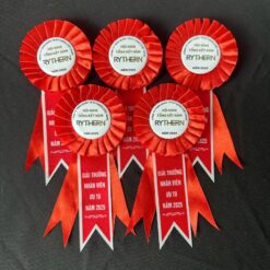 Hoa cài áo khen thưởng nhân viên xuất sắc