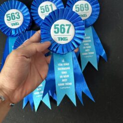 Hoa cài in số thứ tự theo yêu cầu