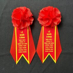 Hoa cài lễ khởi công nhà máy