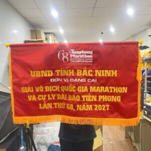 Cờ thêu được làm từ công nghệ thêu máy hiện đại