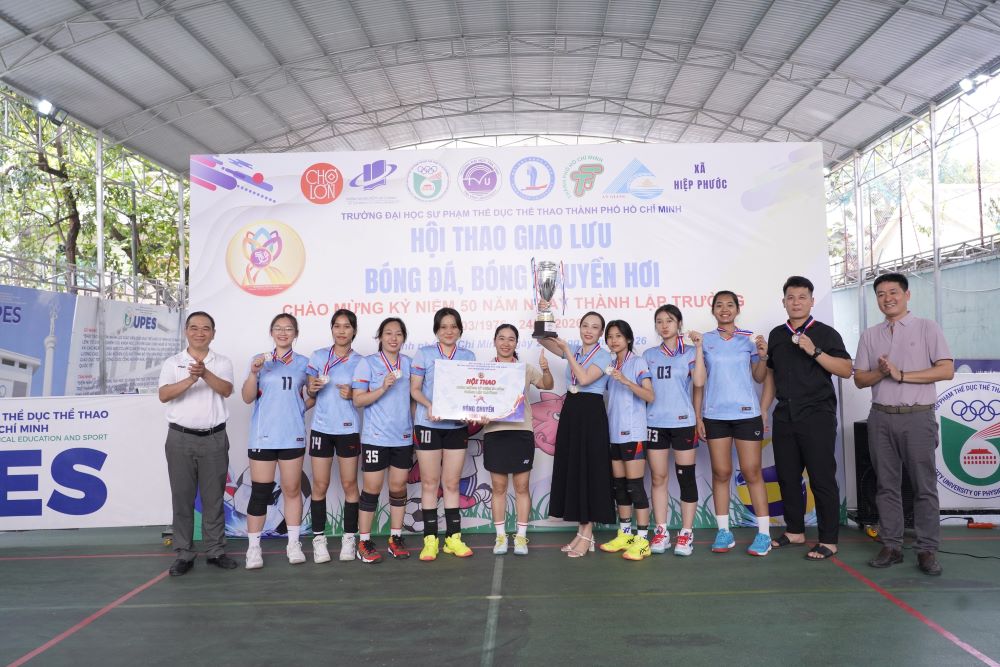 Cờ lưu niệm đại hội thể dục thể thao
