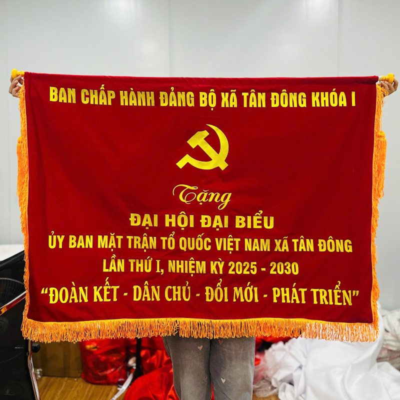 Xưởng thêu cờ khổ lớn