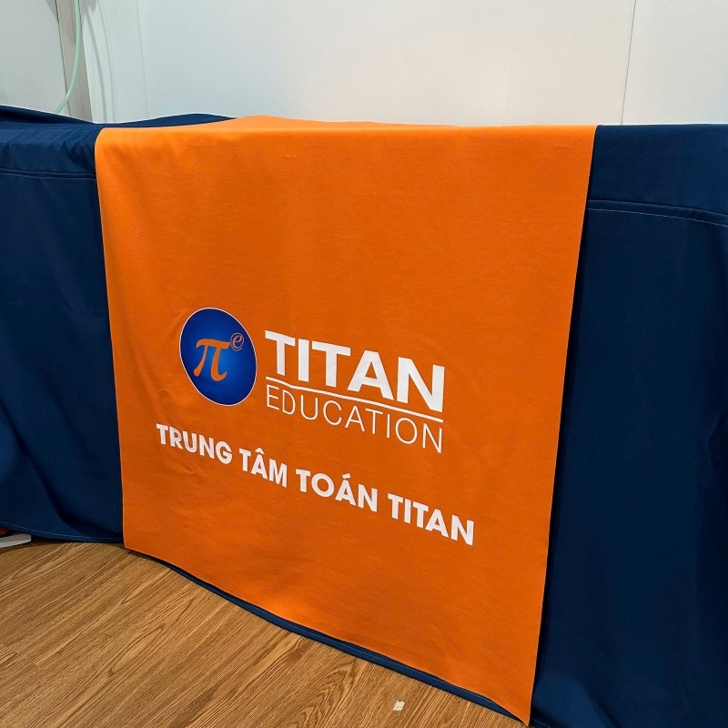 Khăn trải bàn trung tâm toán