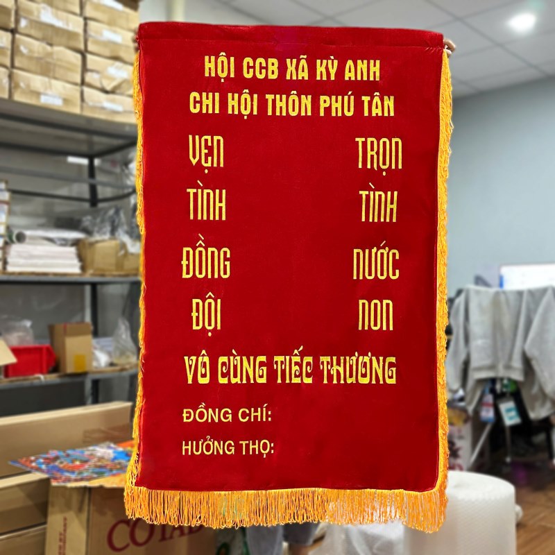 Cờ thêu đám tang khổ lớn